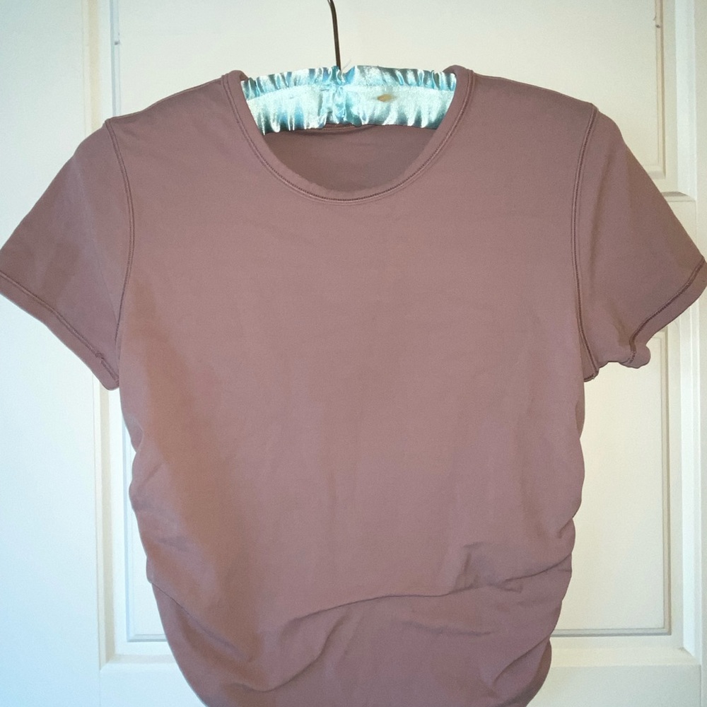 Lululemon Athletica Mauve Ruched Crop Tee
